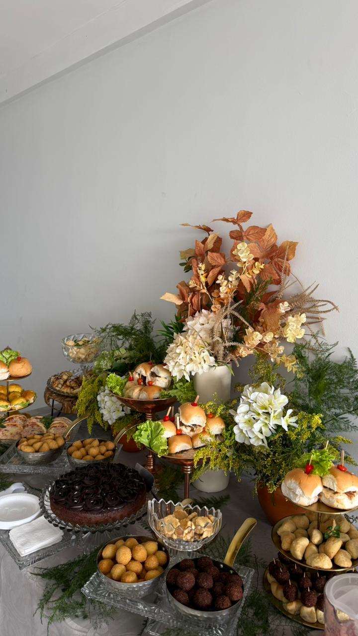TASSIANA BOLOS & BUFFET