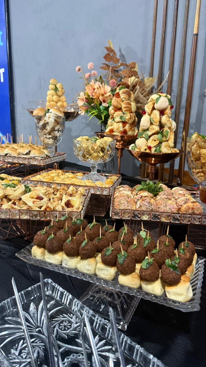 TASSIANA BOLOS & BUFFET
