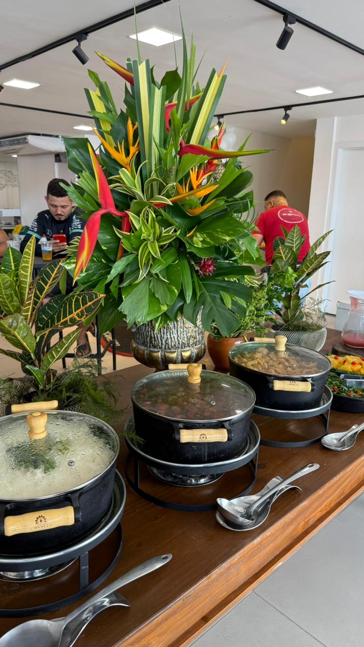 TASSIANA BOLOS & BUFFET